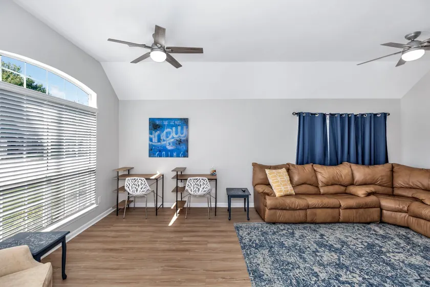 Affordable Large Family Home close to everything. - Image 1