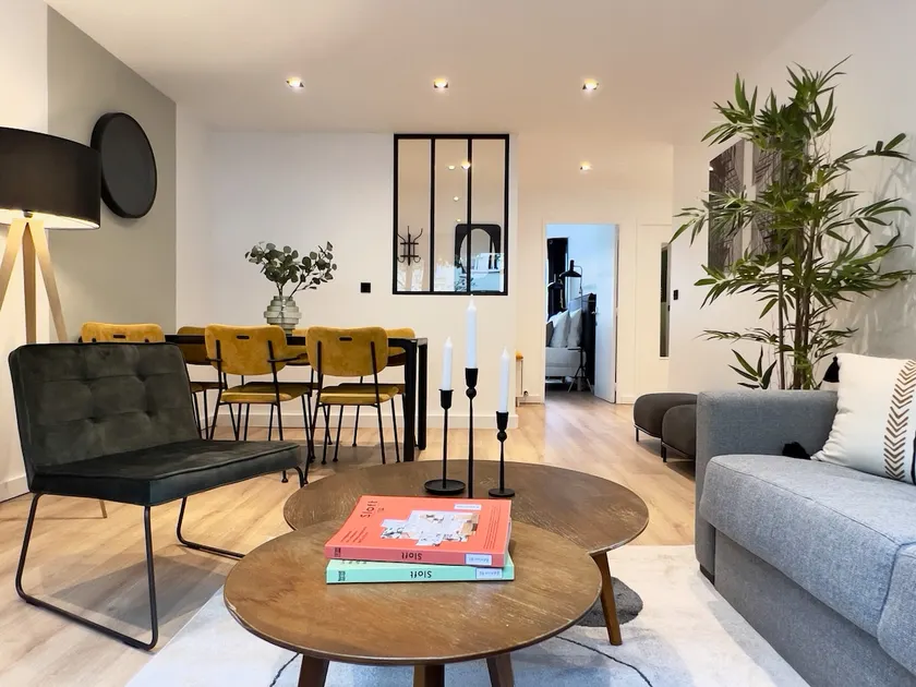 Renovated family apartment, parking, in the city center - Image 1