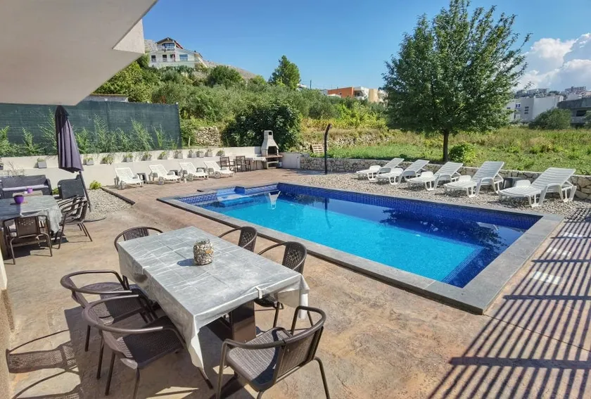 Villa La Famiglia with private heated pool - Image 1