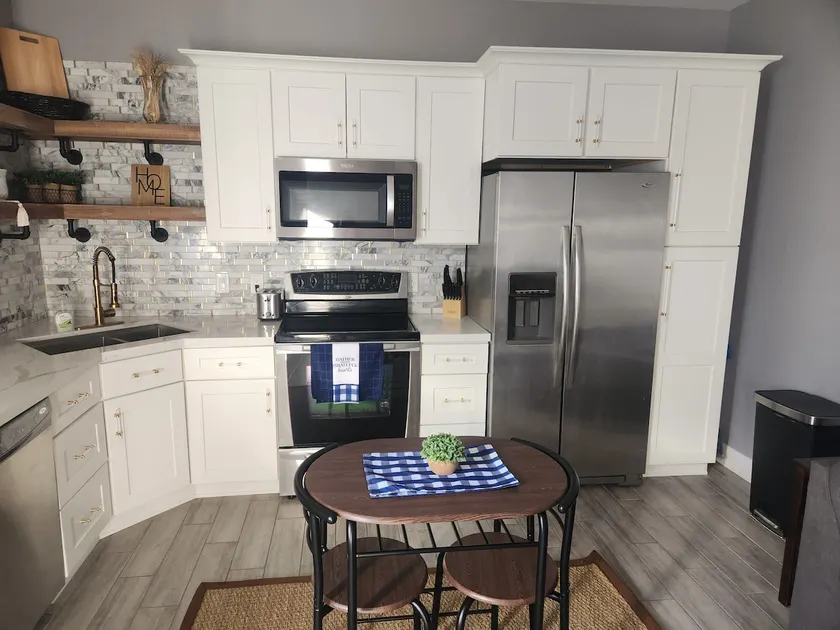 Modern Apartment in The Groves - Image 1