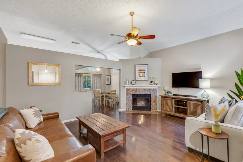 Cheerful 3-bedroom home in the heart of Frisco. - Image 1