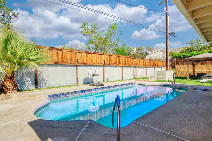 Good Times & Tan Lines w/Pool & Pool Table Slps 9 - Image 1