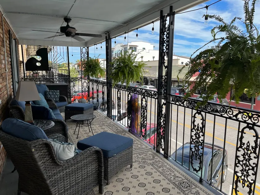 French Quarter Chateau in Lovely Downtown Fairhope - Image 1