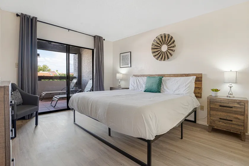 Stellar Condo-Balcony & Exclusive Resort Pool Pass - Image 1