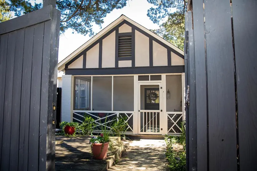 Home in Columbus' Park District - Image 1