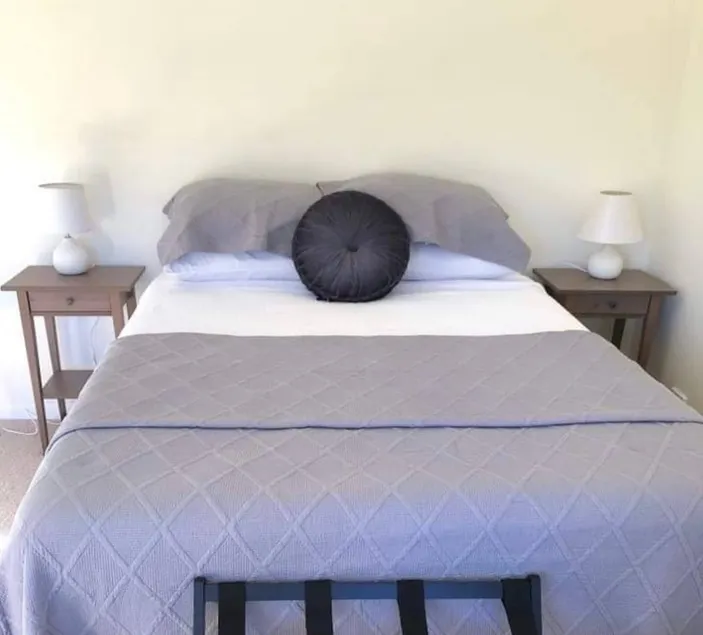 Convenient 1-Bedroom self-contained unit in town - Image 1
