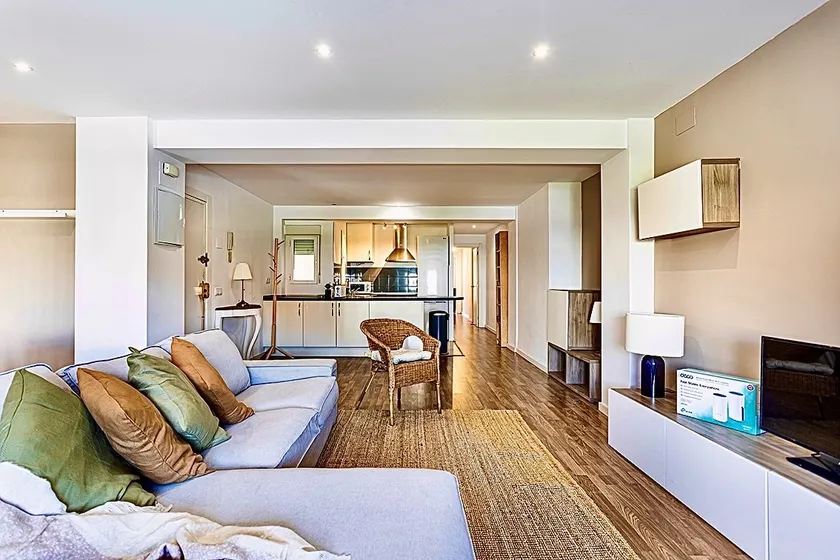 Spacious 3-bedroom apartment, 1Gb wifi, aircon - Image 1