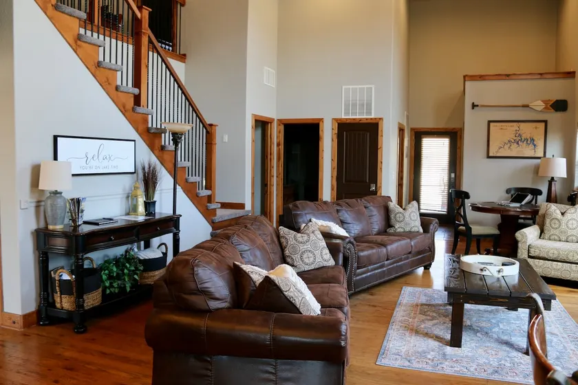 Modern Lodge: 2 pools, Golf, Lake, and Shopping - Image 1