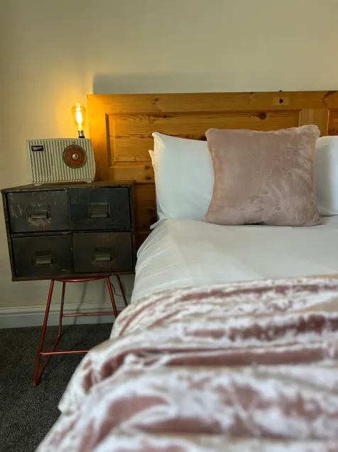 Quirky 2 Bedroom Townhouse - Image 1
