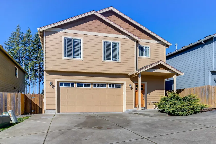 KING BED, new comfortable 4 bedroom home in Vancouver - Image 1