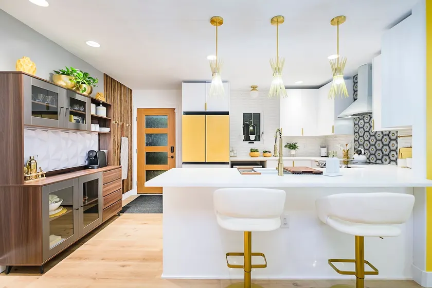 Mid Century Retreat in Downtown Noblesville - Image 1
