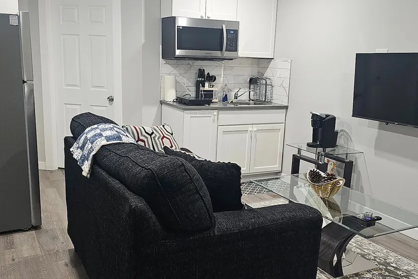 You’re welcome to our suite in East Regina. - Image 1