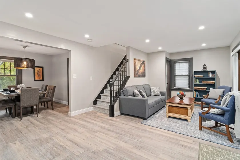 Cozy 2-bedroom cottage close to everything! - Image 1