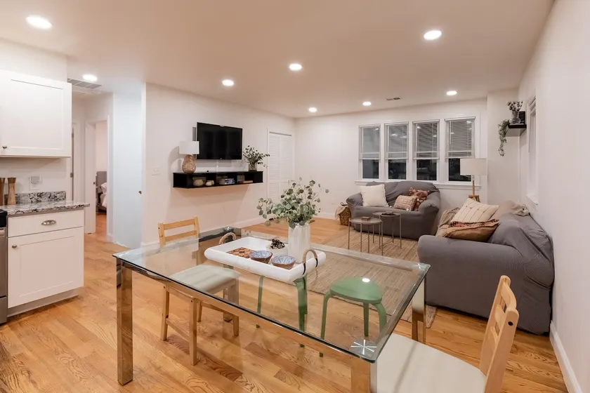 Modern 2-bedroom w/parking near Encore and Logan - Image 1