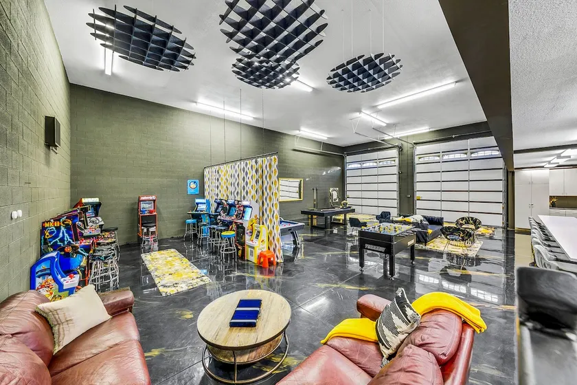 La Dolce Vita Estate - Luxury Retreat w/ Game Room - Image 1