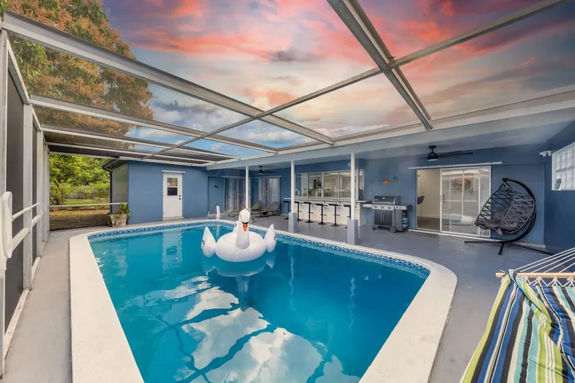 Luxury Pool Home | Miami | Hard Rock & Beach - Image 1