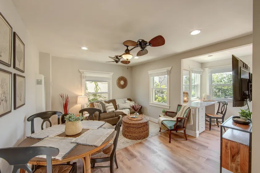 Loft-style 1/1, 5-10 Min Walk to Coronado Beach! - Image 1