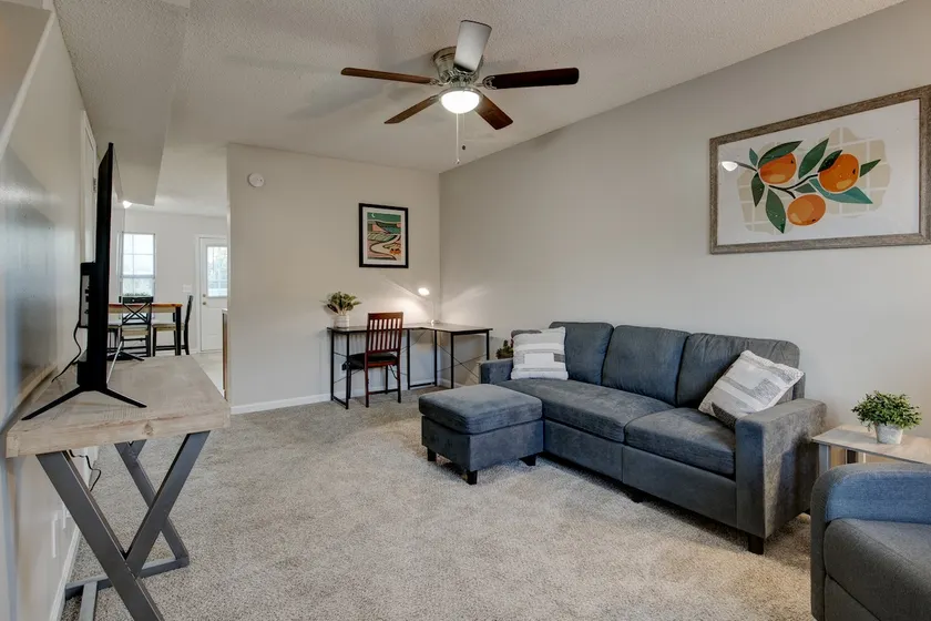 A clean home conveniently located - Image 1