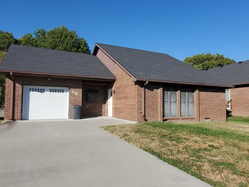 Cheerful 3 Bedroom 2 Bath Home - Image 1