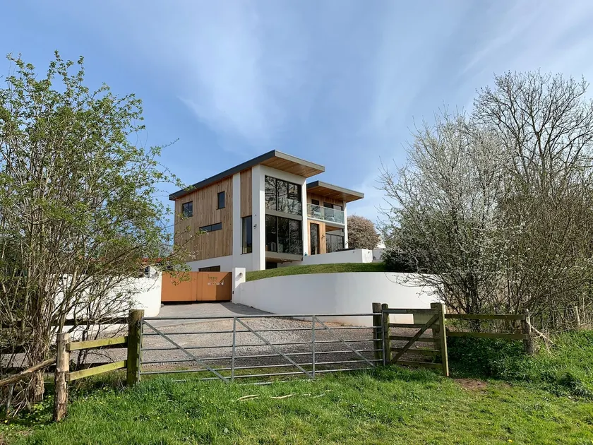 The Posh Shed - Image 1
