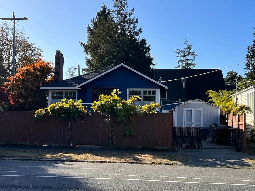 Bodhi’s Bungalow Alki- Basement MIL 2 Blocks Beach - Image 1