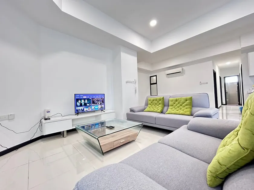 4R2B-Trinity Residence-City View-8Pax-JR Homestay57 - Image 1