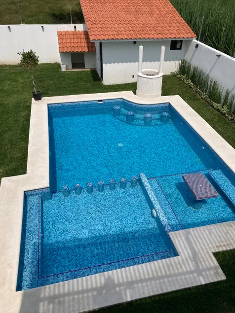 Magnificent new house with pool - Image 1