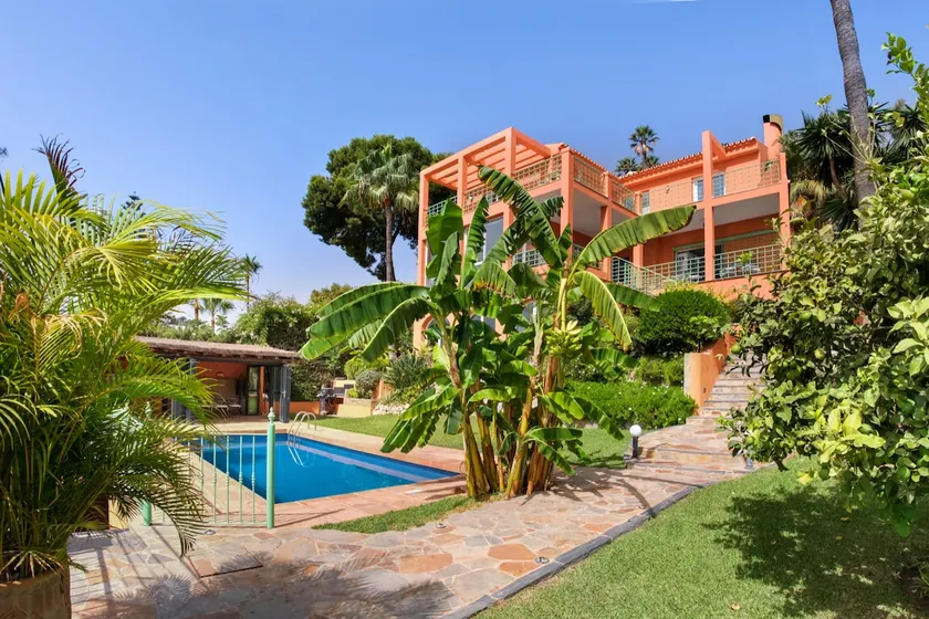 Villa with spectacular views in Malaga - Image 1