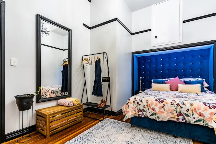 1 BR apartment in an iconic heritage building - Image 1