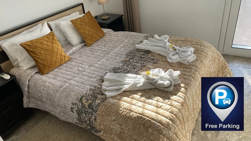 Patras Golden Suite - Image 1