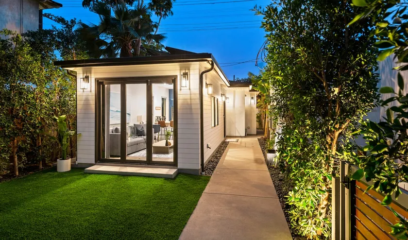 Quiet and Elegant Retreat for 4 Travelers - Image 1