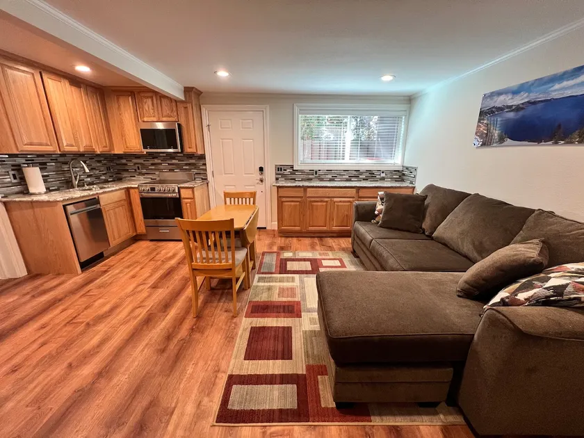 Modern New Studio with All Amenities - Image 1
