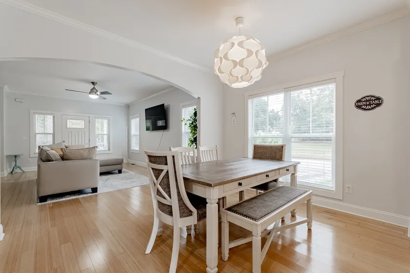 The Carolina Cottage: Near Ft Jackson, Zoo & 5pts! - Image 1