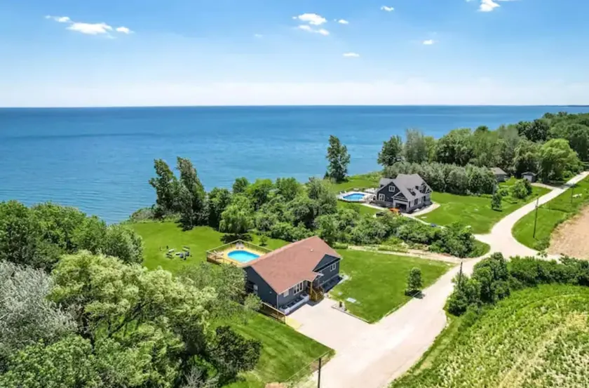 Wheatley Lakefront Cottage - Image 1