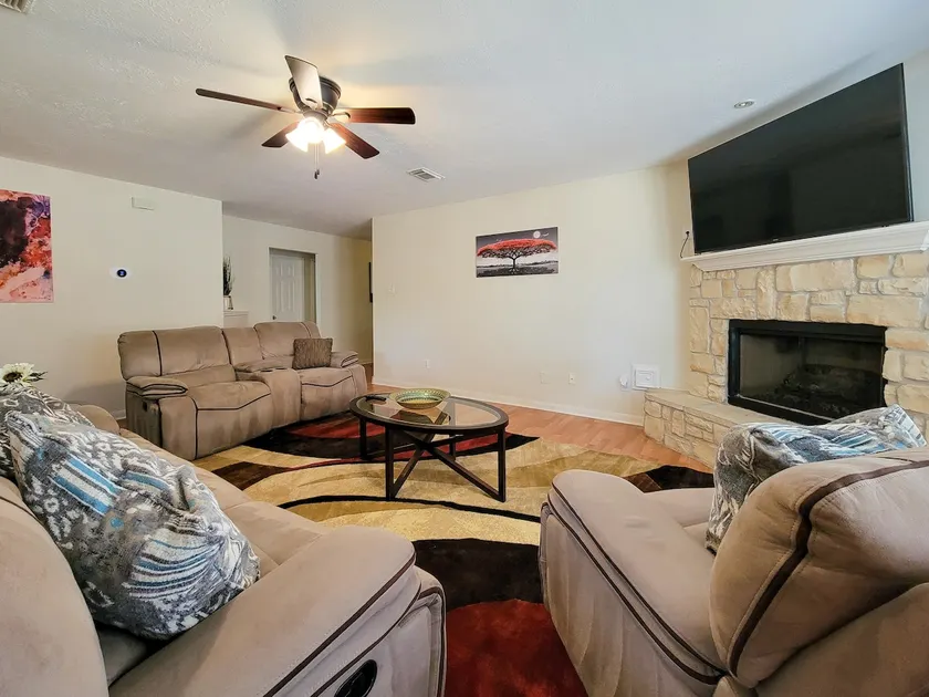 Relax & Unwind: Cozy 3BR Home w/ Fast Wi-Fi - Image 1