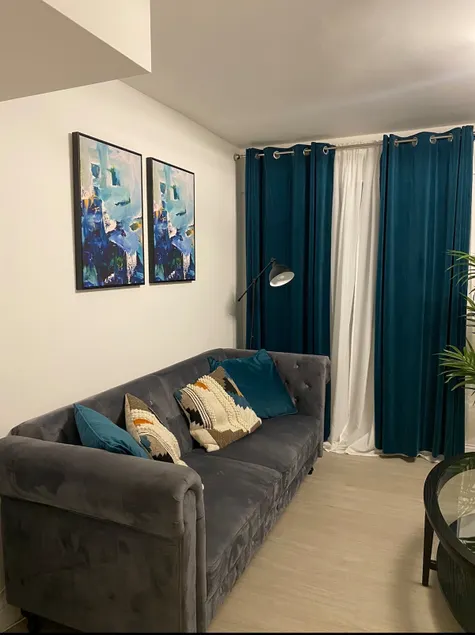 Modern 3 bedrooms house near ExCel/O2/airport - Image 1