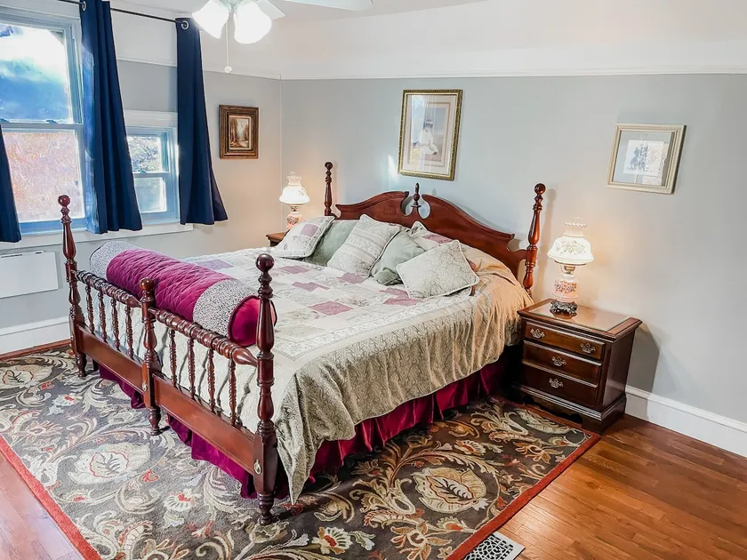Charming apartment in Rochester, NY sleeps 13+ - Image 1