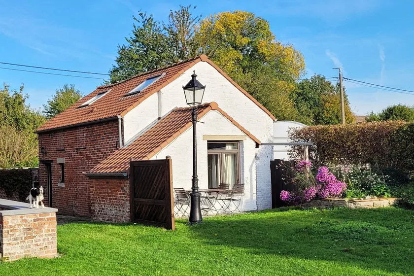 Cosy English cottage with beautiful garden - Image 1