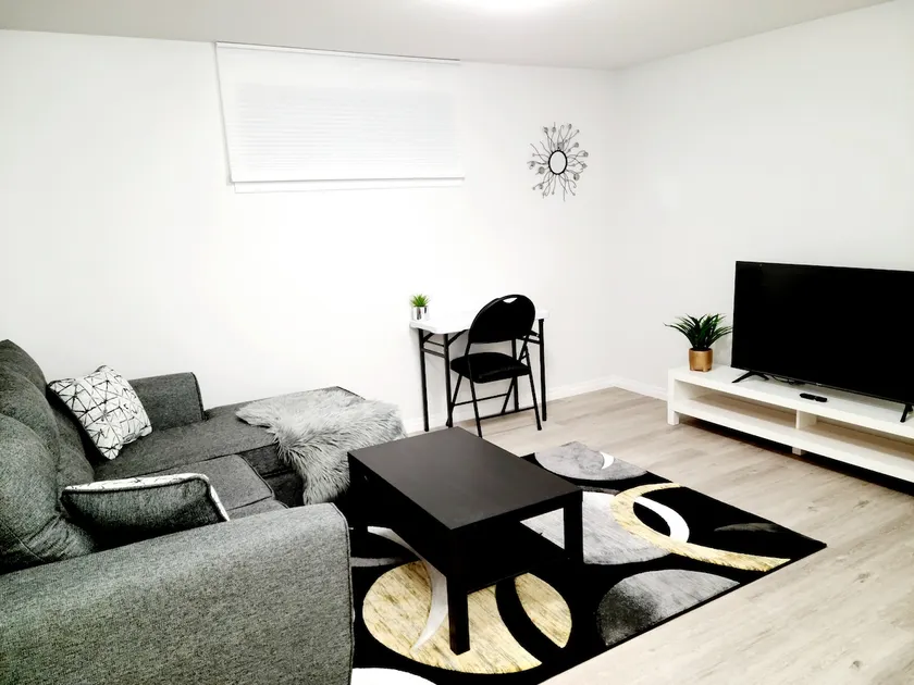 Brand New Cozy & Convenient Suite- On-site Parking - Image 1