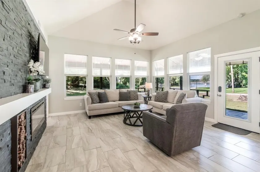 Relaxing 2-Bedroom home at the Lake - Image 1