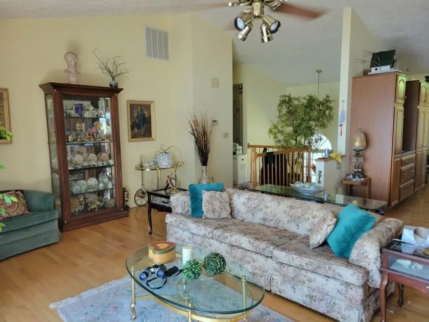 Waterfront home with three bedrooms,3 full baths - Image 1