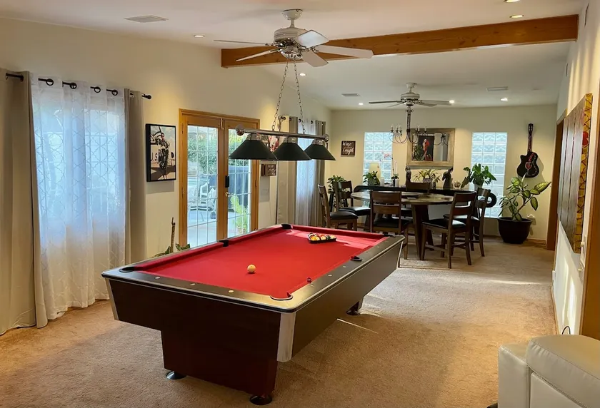 Cheerful Single Story 3-bedroom home w pool table - Image 1