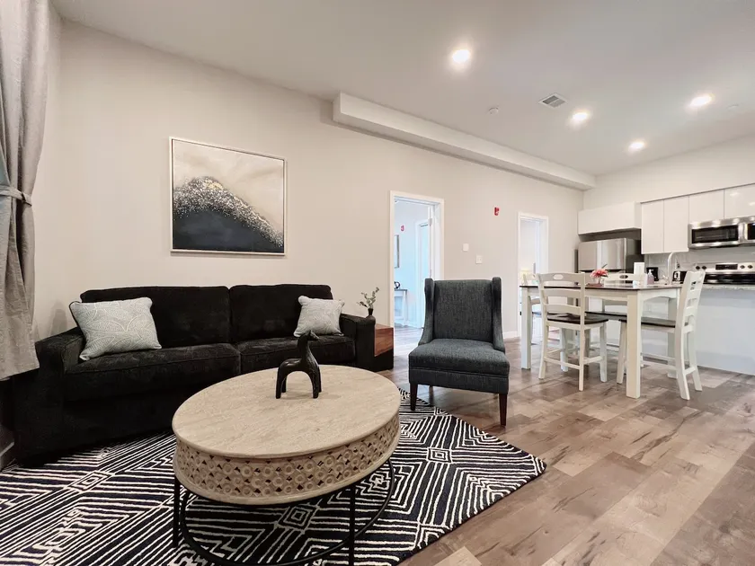 Modern and Cozy 2BR Apt Close to Art Museum - Image 1