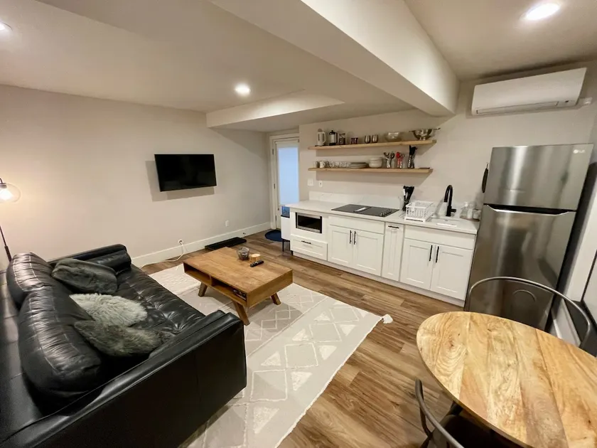 Convenient NE PDX | comfort modern living - Image 1