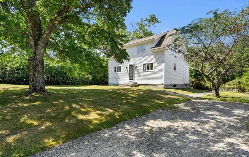 Private 8-Acre Cottage Near Beach & Portsmouth - Image 1