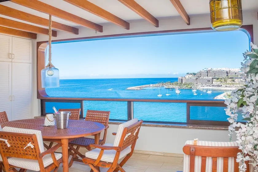 100 m2 Penthouse on the beach. - Image 1