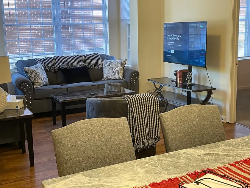 Charming 3BD/2BA near campus and downtown. - Image 1