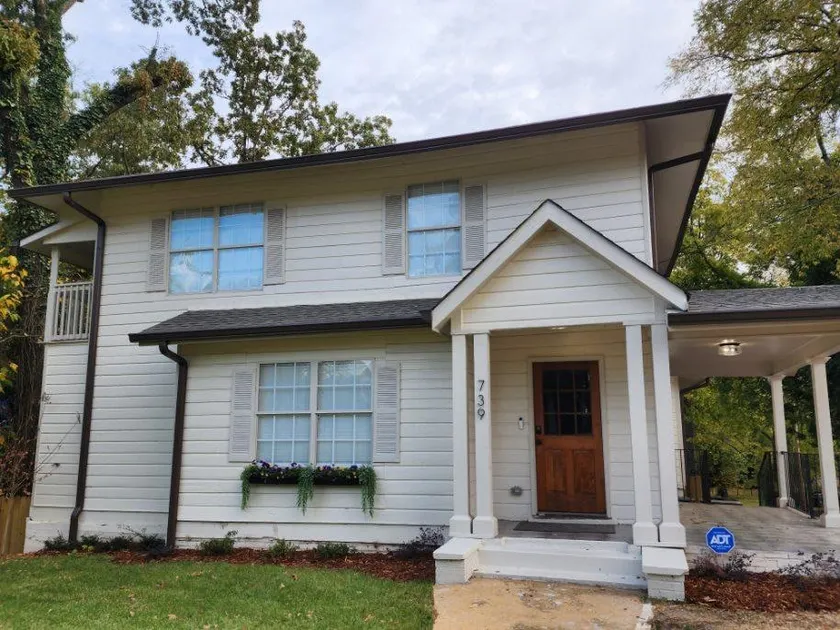 College Hills House - Image 1