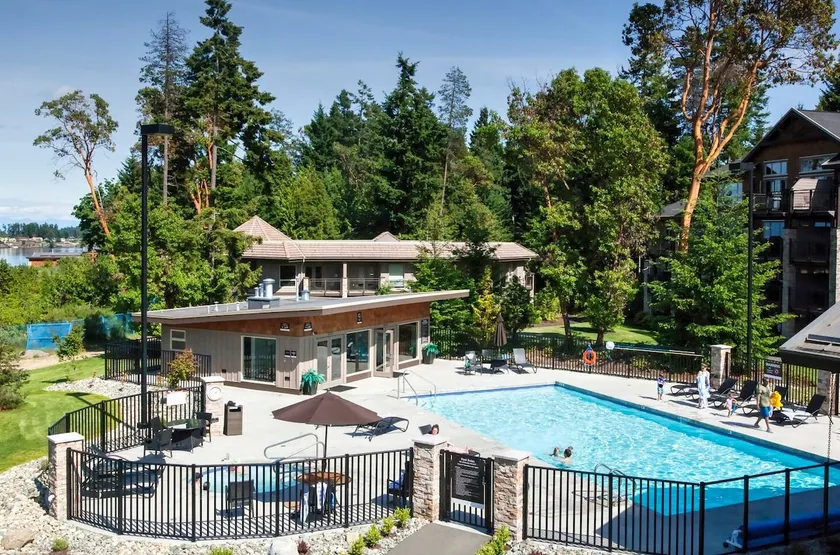Coastal Townhouse w/ Pool + Hot Tub, Walk to Beach - Image 1