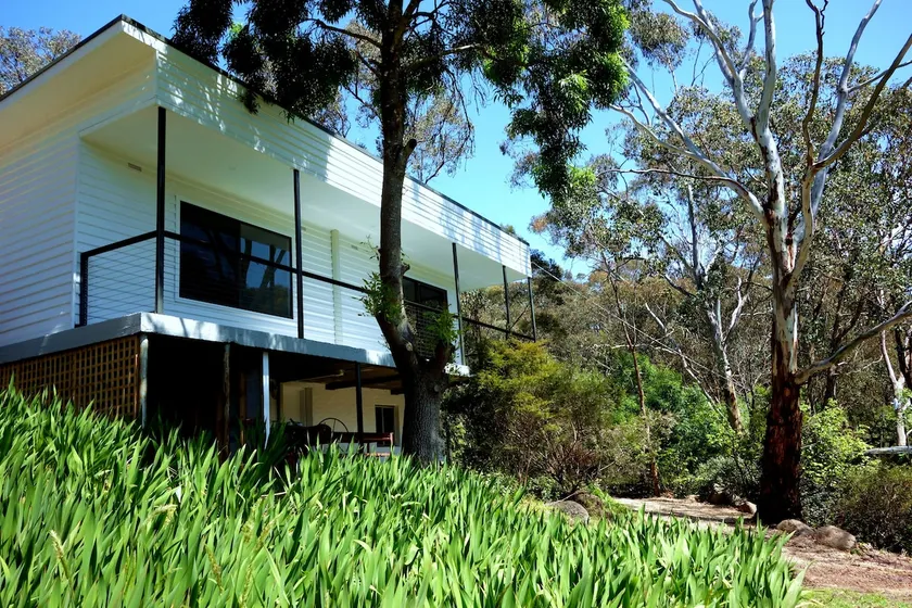 Peaceful bush retreat in newly renovated lodge in St Andrews - Image 1
